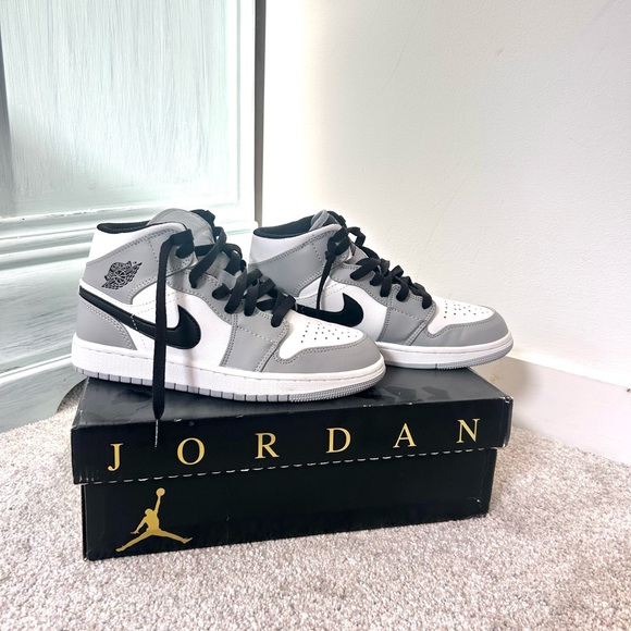 Custom Jordans - Picture 2 of 6